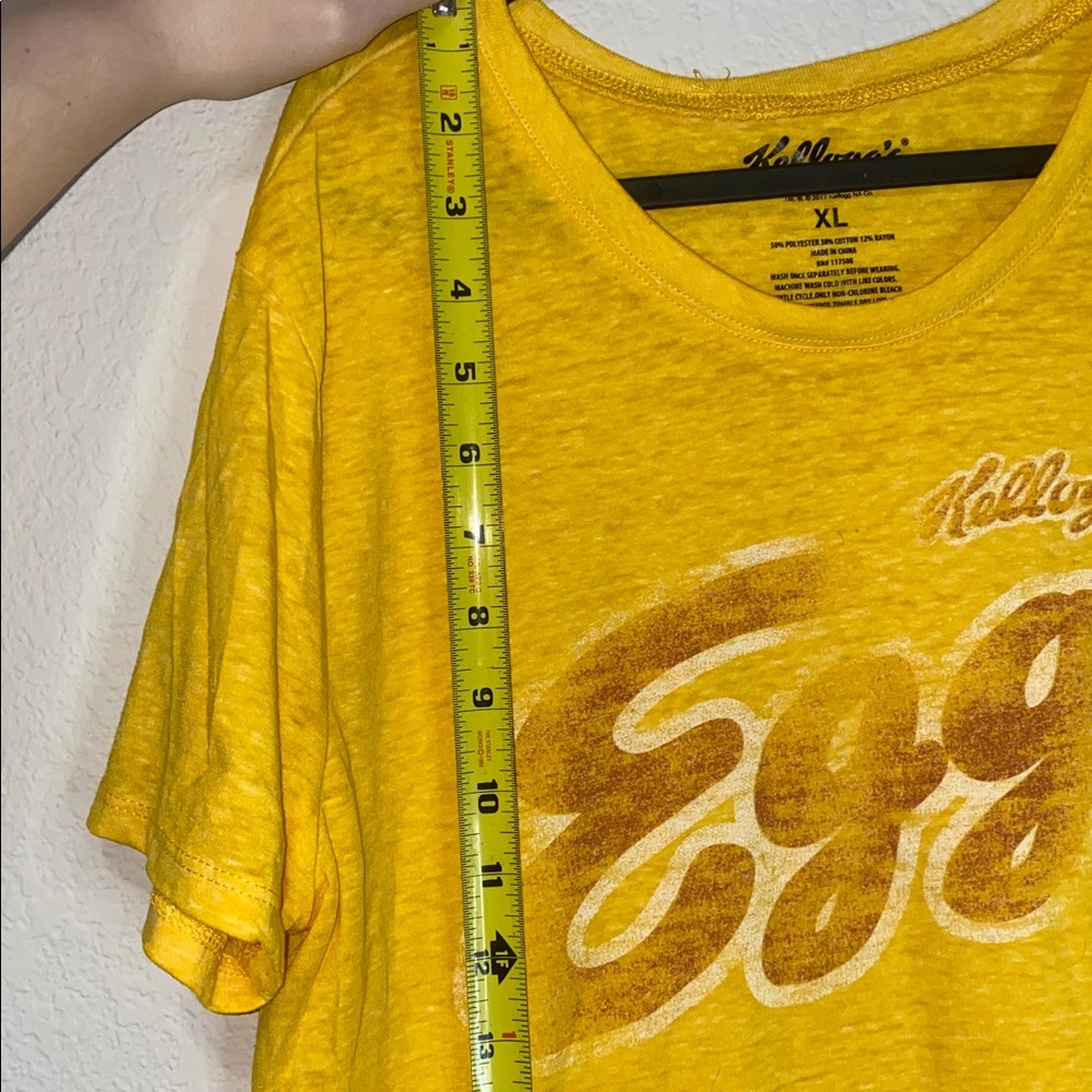 🎱Yellow lightweight “Eggo” waffle short sleeve top! - Picture 4 of 6